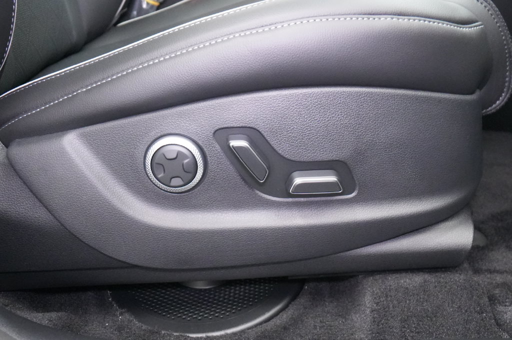2027 Genesis GV80