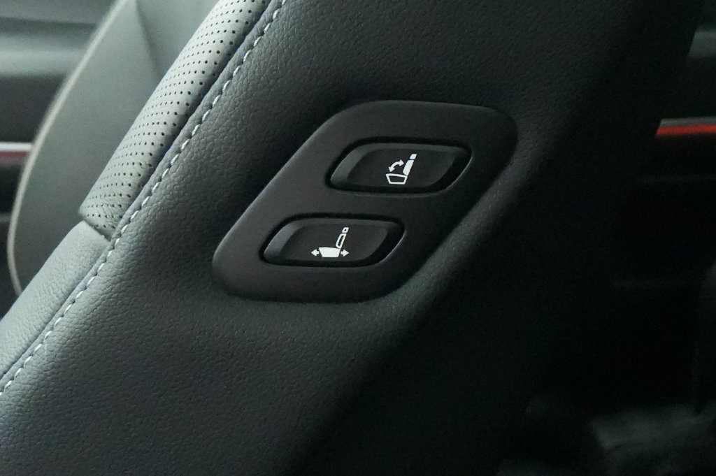 2027 Genesis GV80