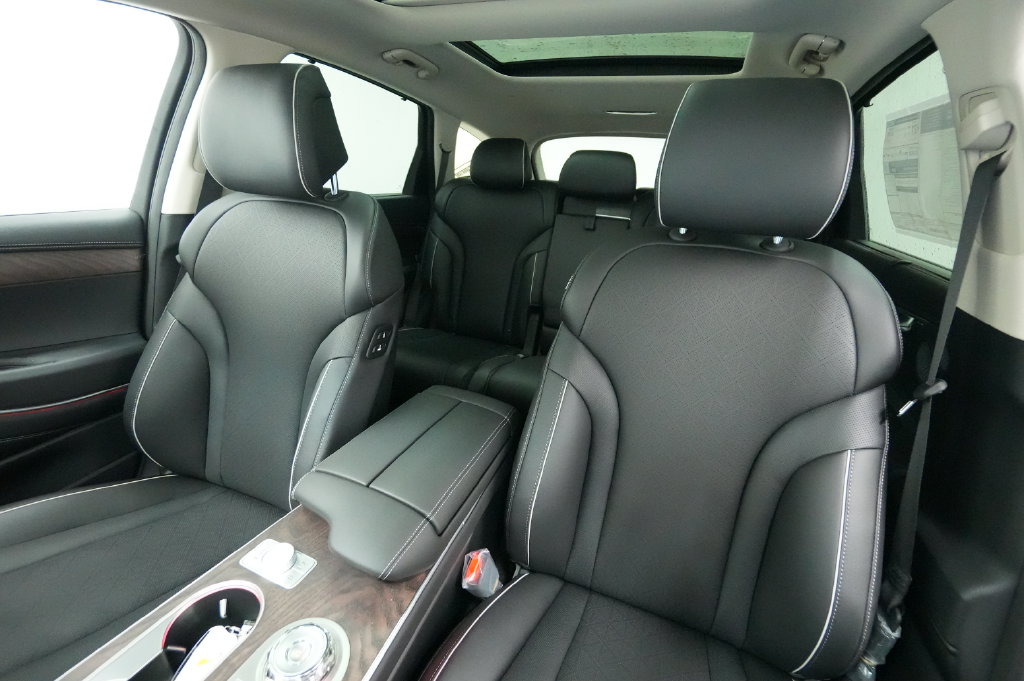 2027 Genesis GV80