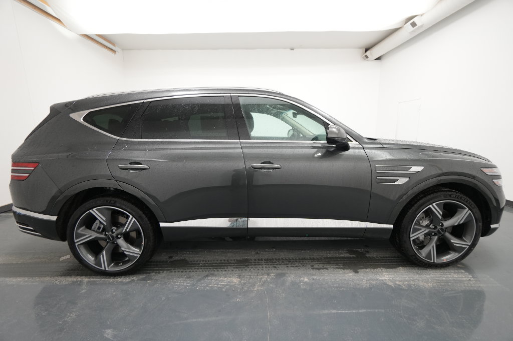 2027 Genesis GV80