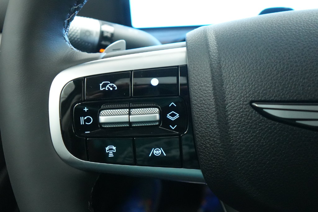 2027 Genesis GV80