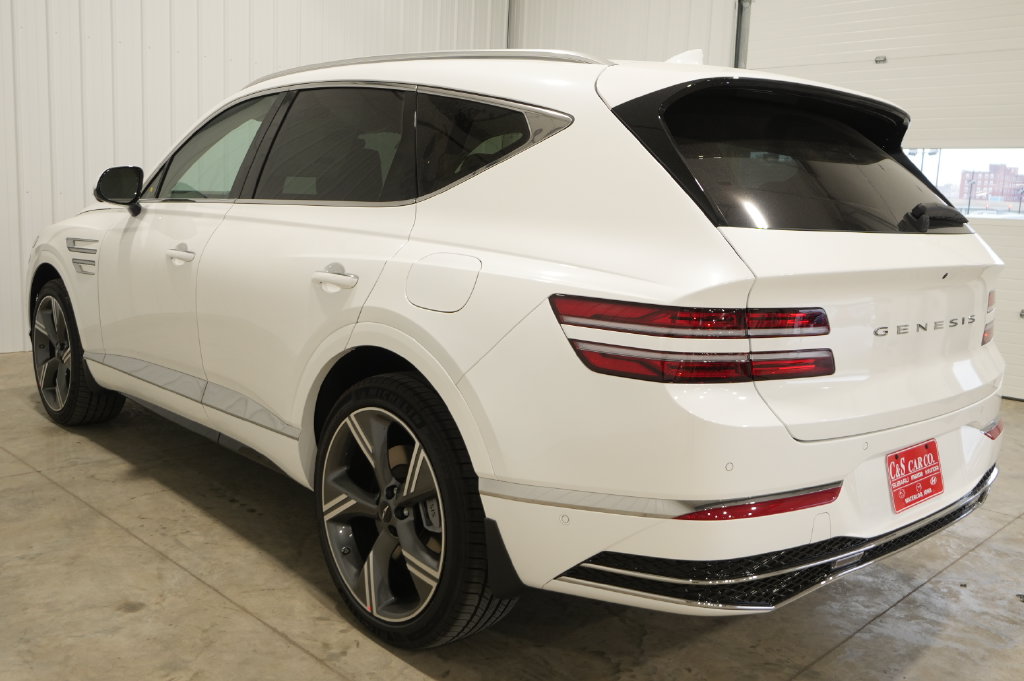 2027 Genesis GV80