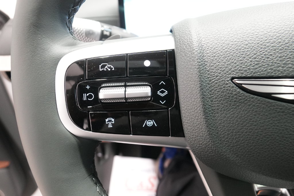 2027 Genesis GV80