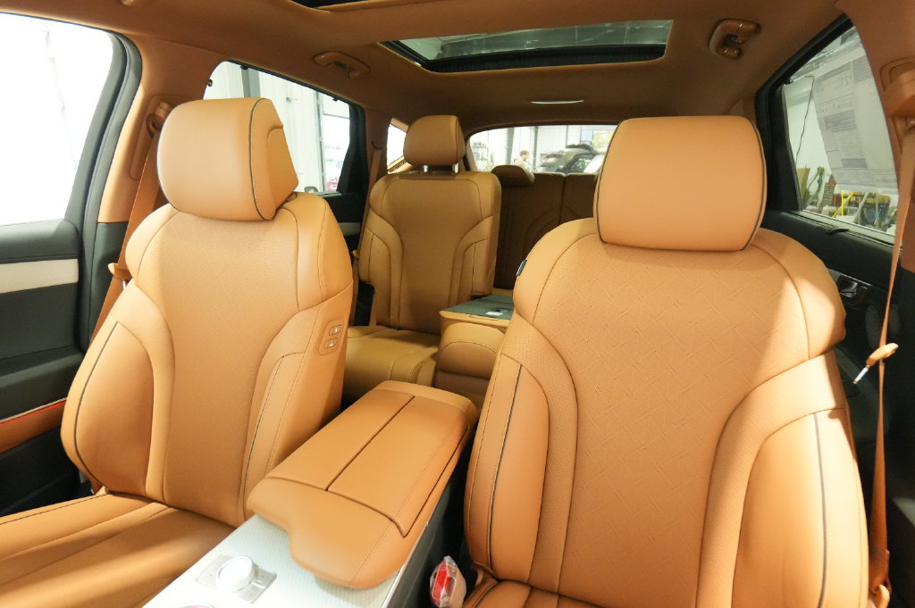 2027 Genesis GV80