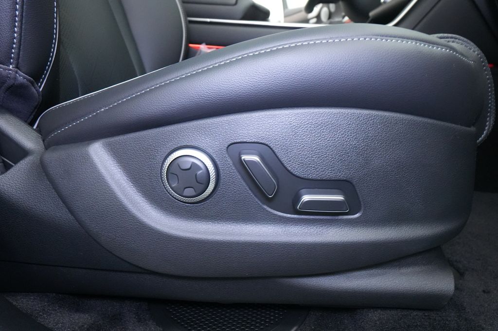 2026 Genesis GV80