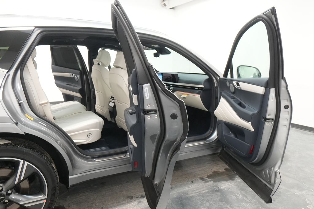 2026 Genesis GV80
