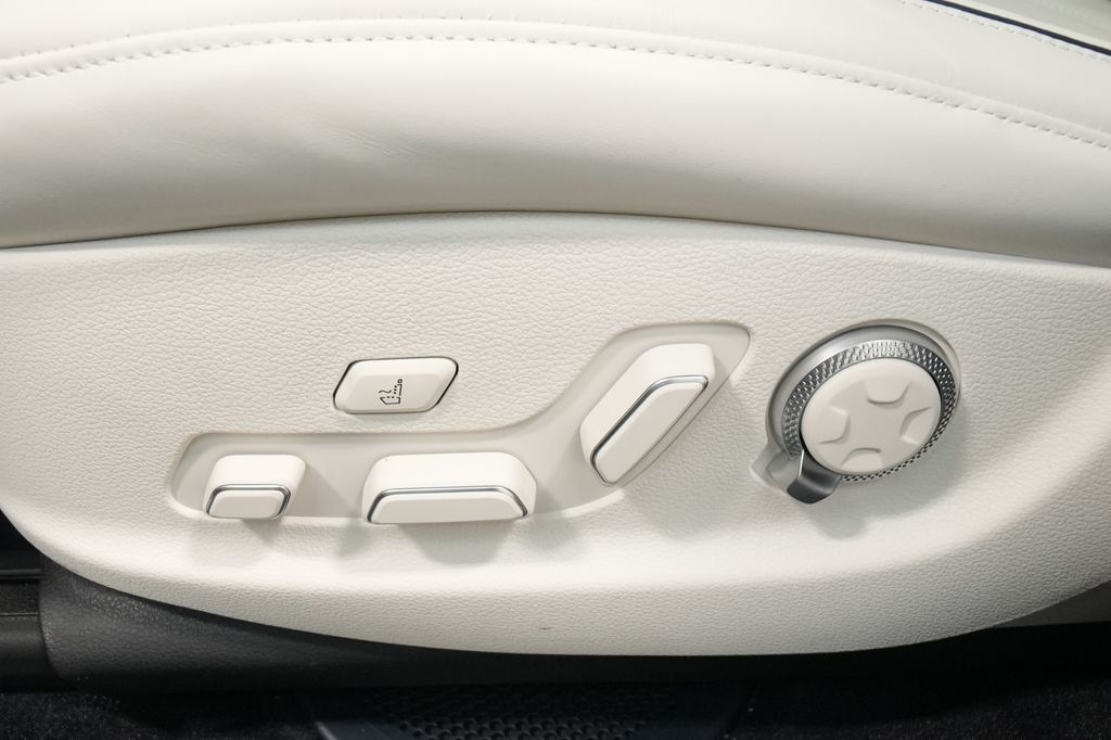 2026 Genesis GV80
