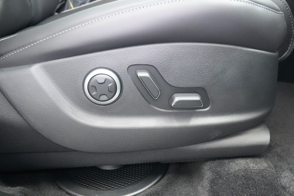 2026 Genesis GV80
