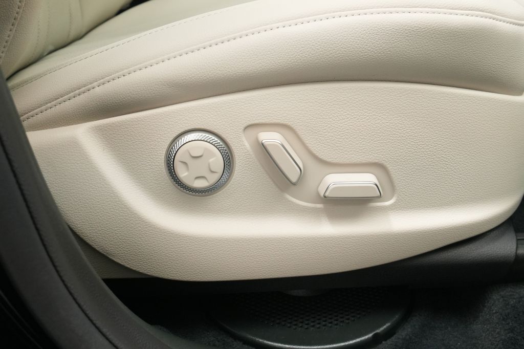 2026 Genesis GV80