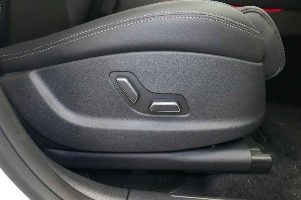 2026 Genesis GV70