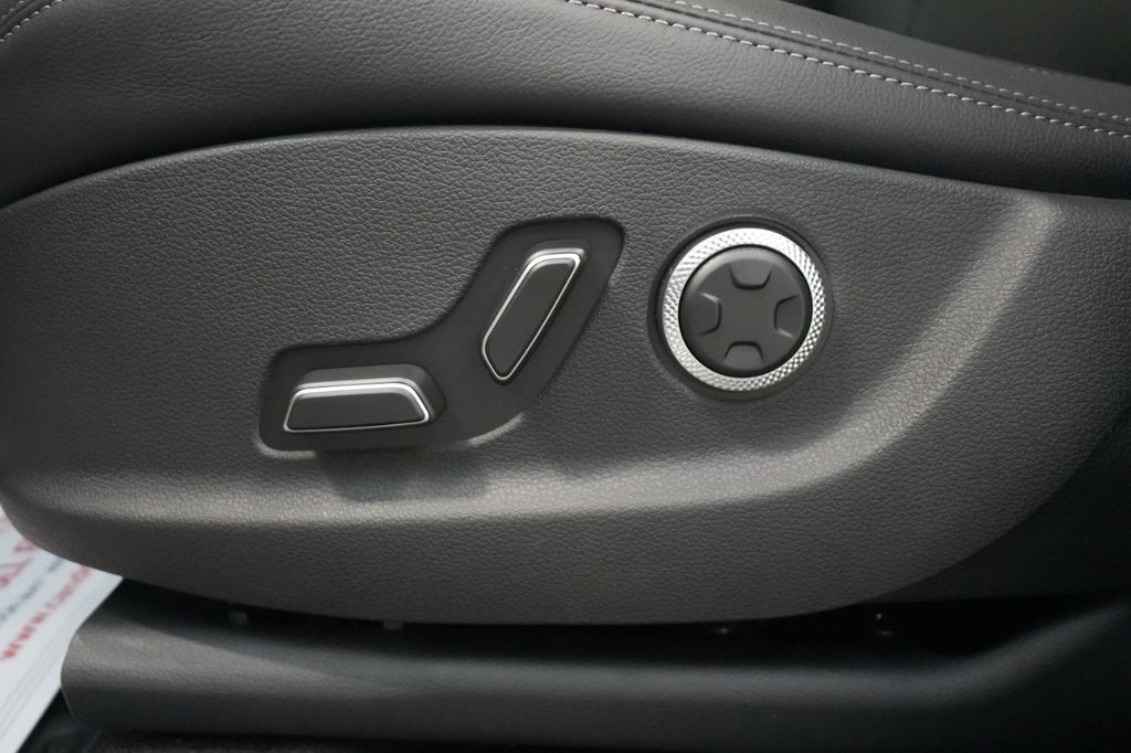 2026 Genesis GV70