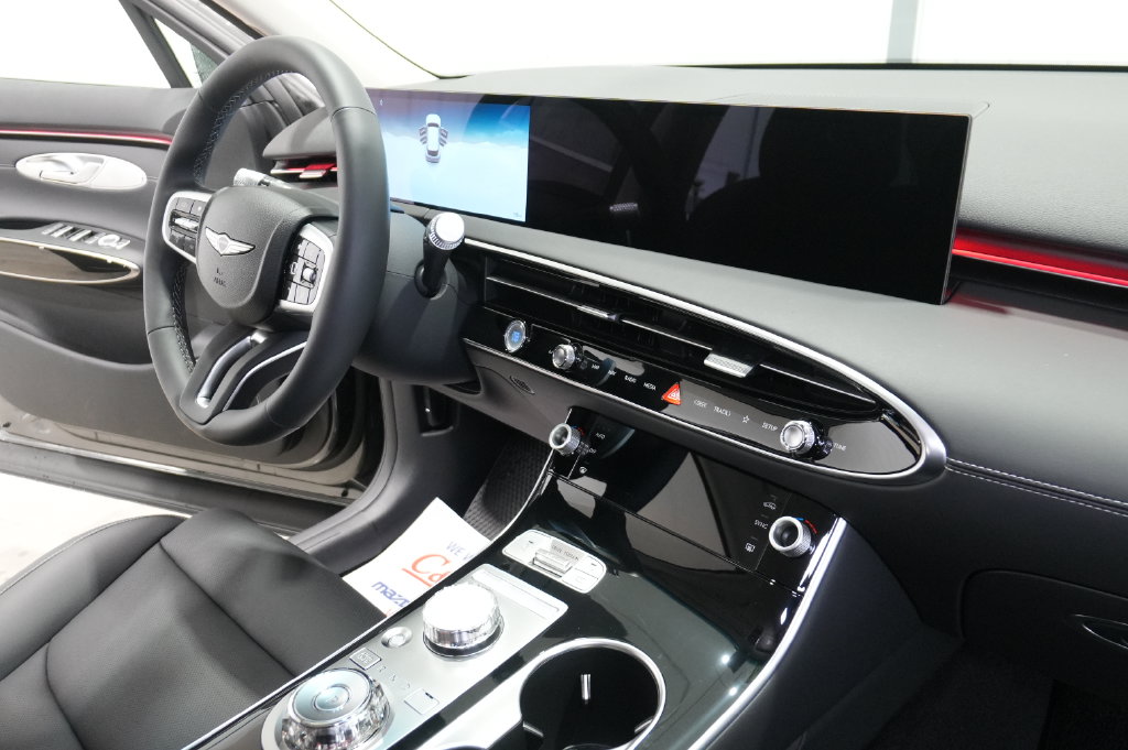 2027 Genesis GV70