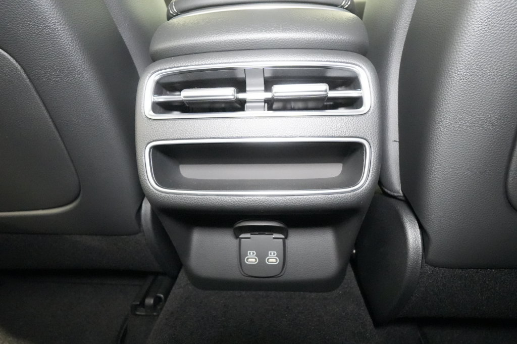 2027 Genesis GV70