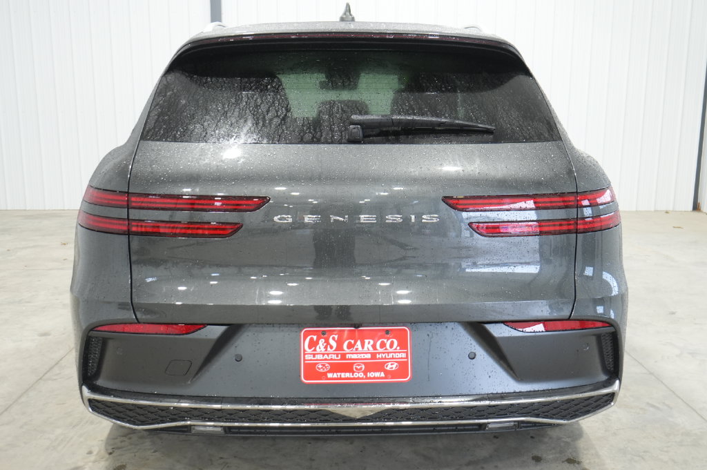 2027 Genesis GV70