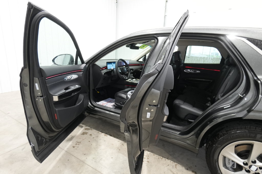2027 Genesis GV70
