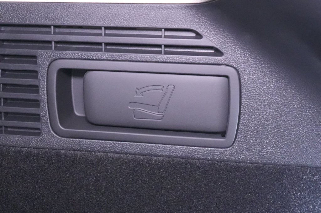 2027 Genesis GV70