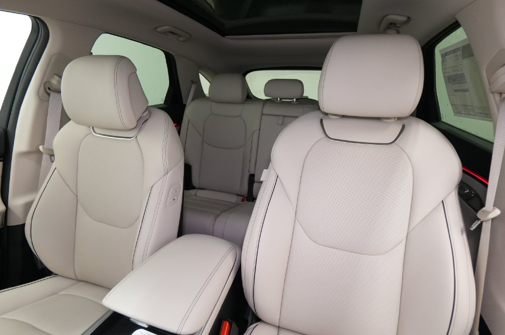 2027 Genesis GV70