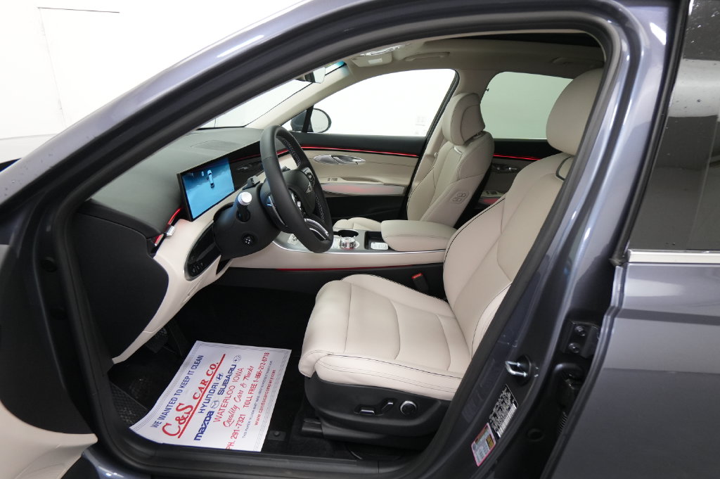 2027 Genesis GV70