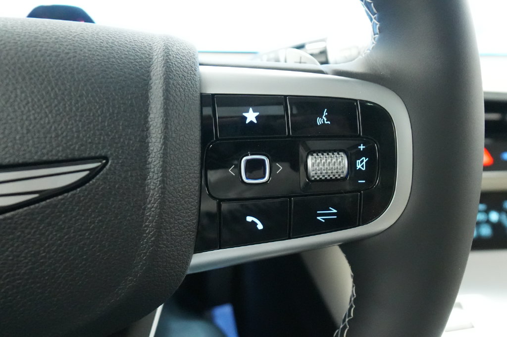2027 Genesis GV70