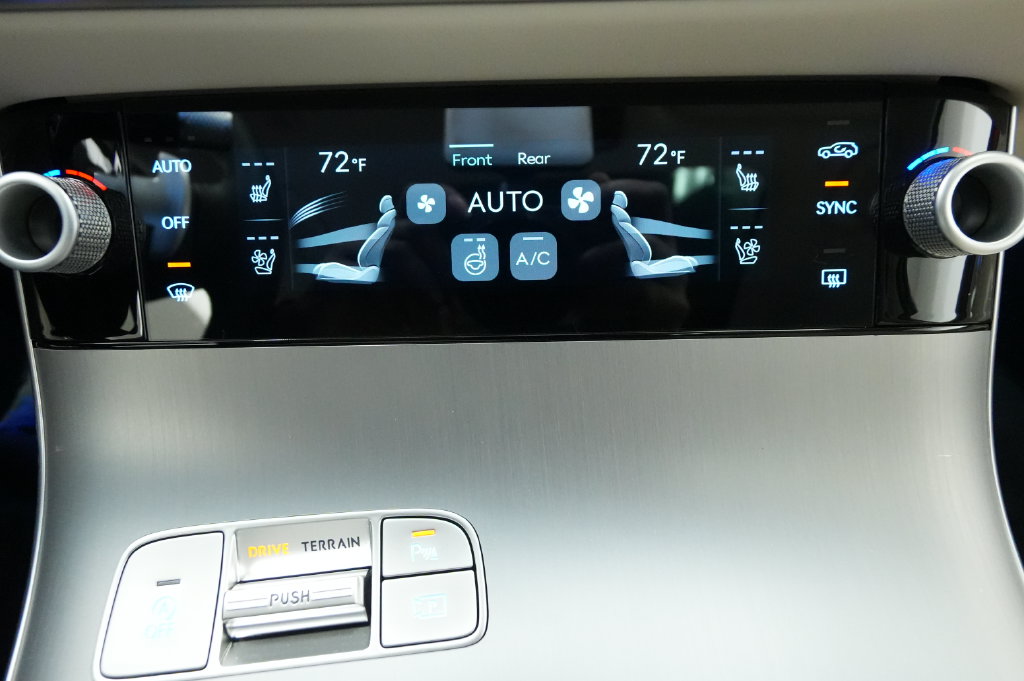 2027 Genesis GV70