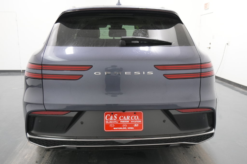 2027 Genesis GV70