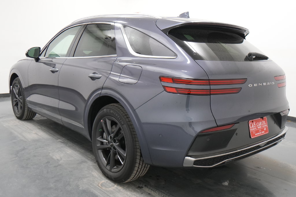 2027 Genesis GV70