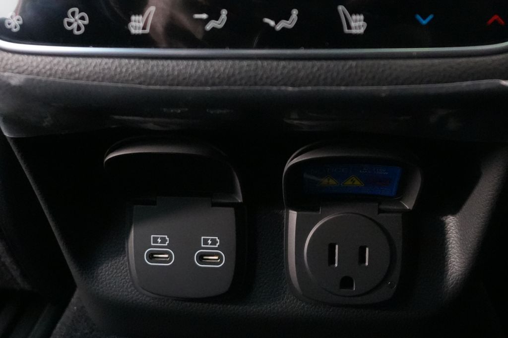 2026 Genesis GV70