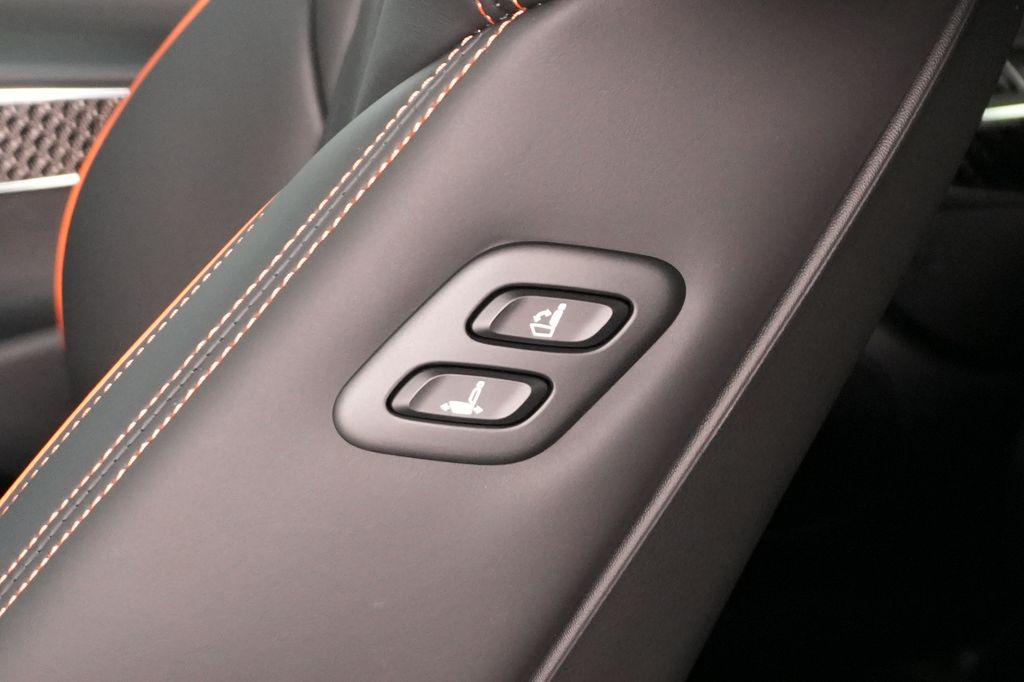2026 Genesis GV70