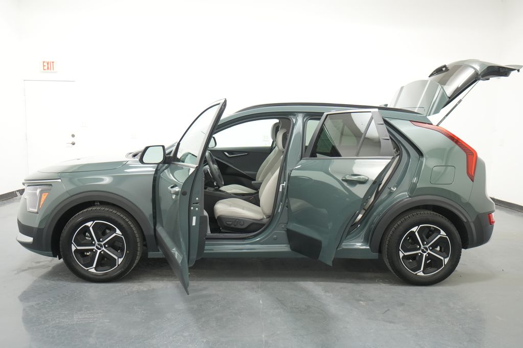 2023 Kia Niro EX - Photo 22