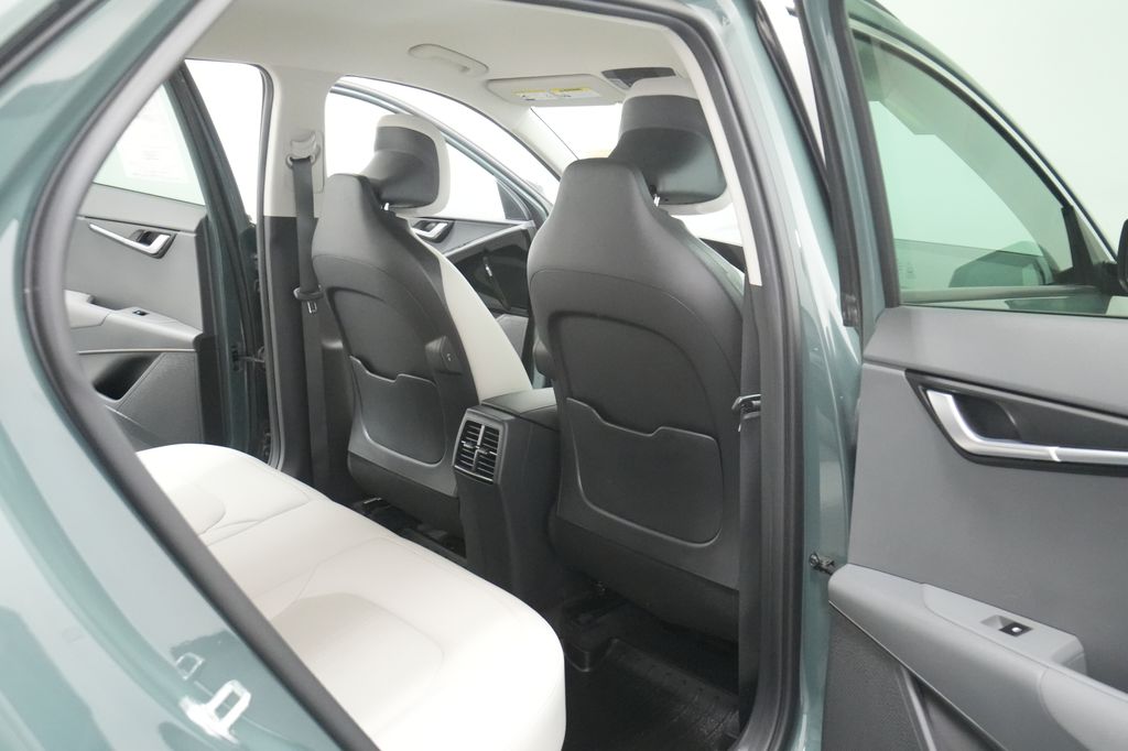 2023 Kia Niro EX - Photo 23