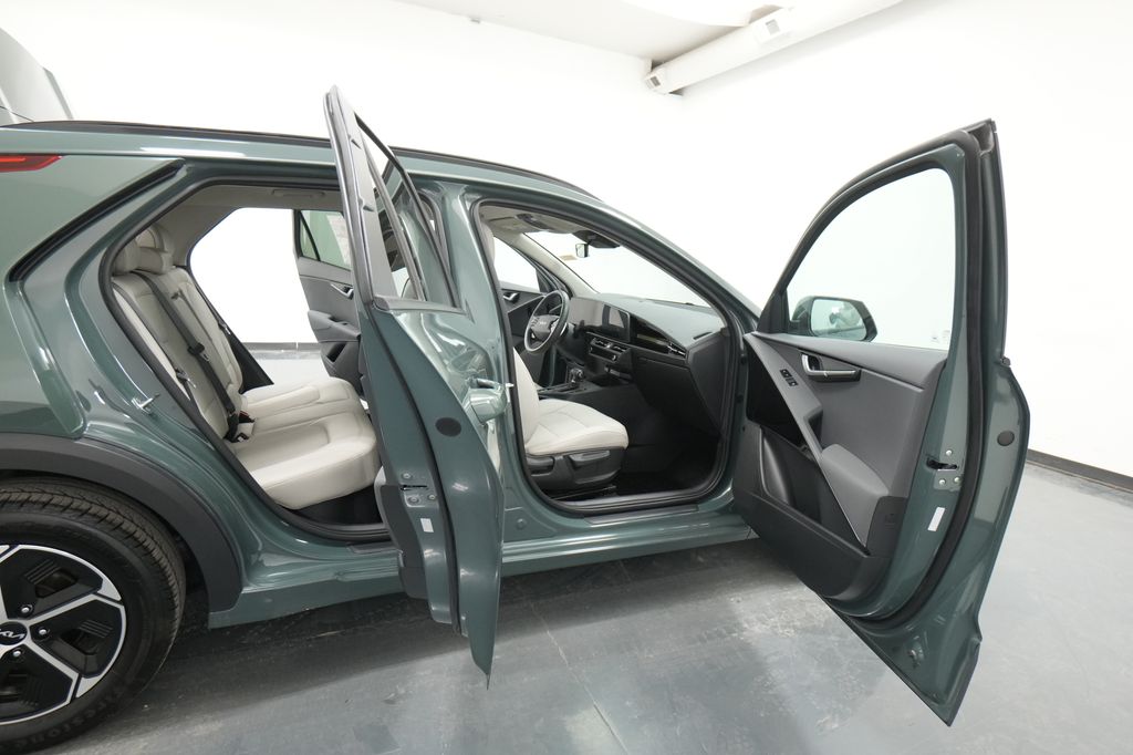 2023 Kia Niro EX - Photo 25