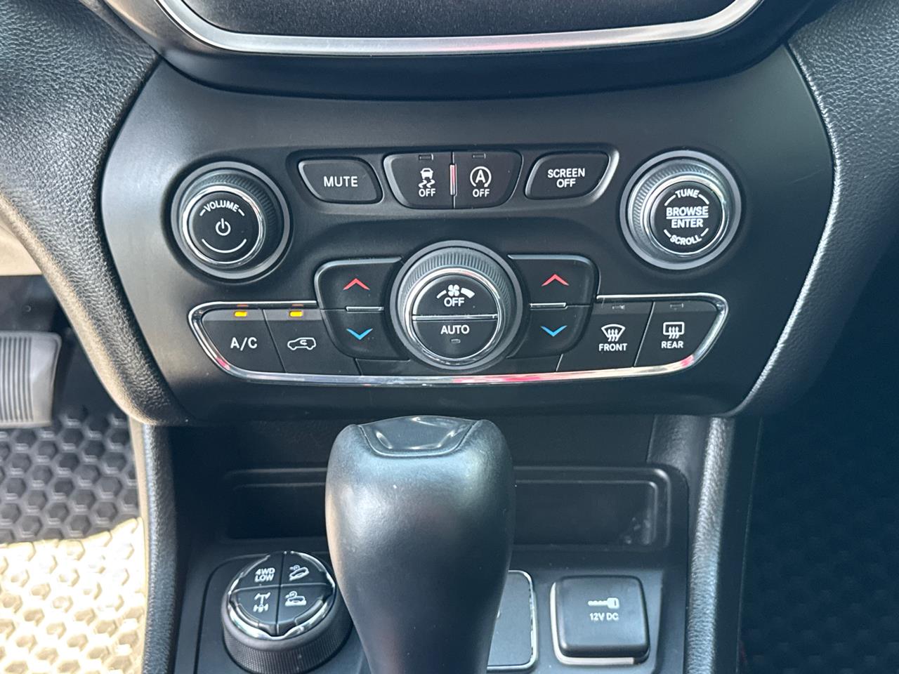 2020 Jeep Cherokee