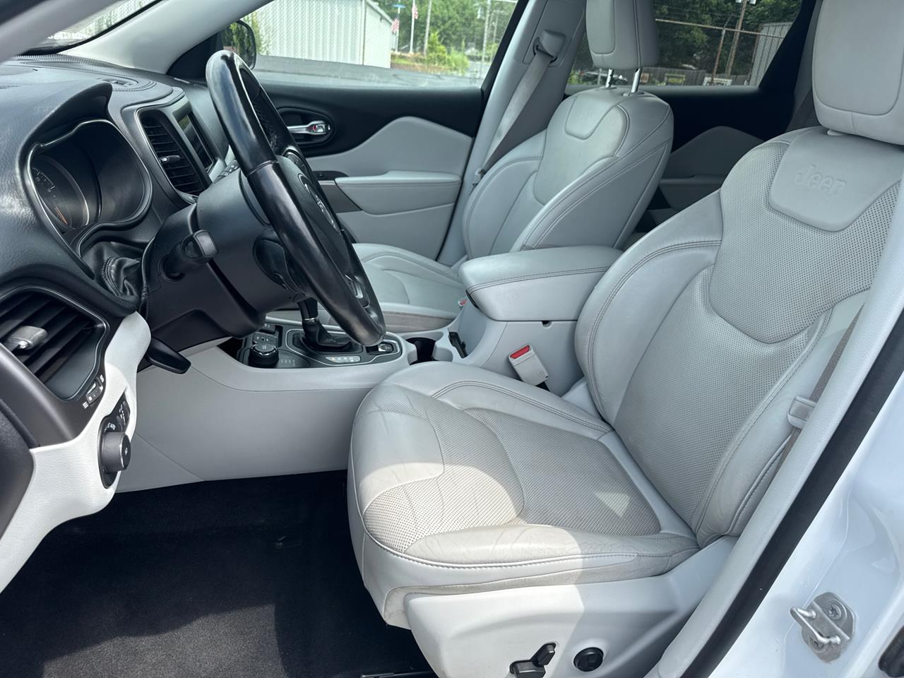 2020 Jeep Cherokee