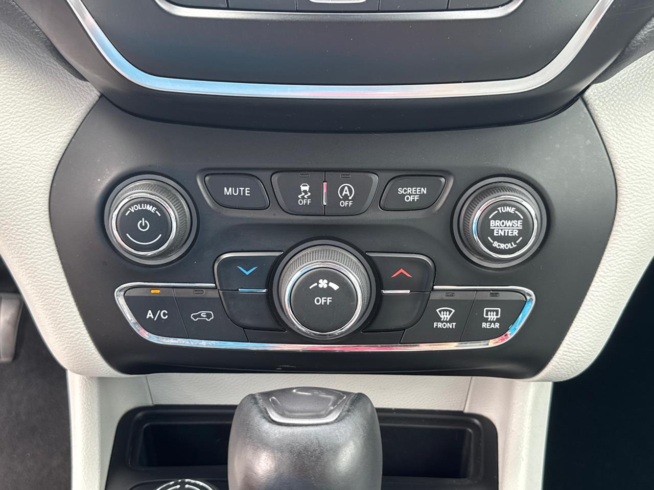 2020 Jeep Cherokee