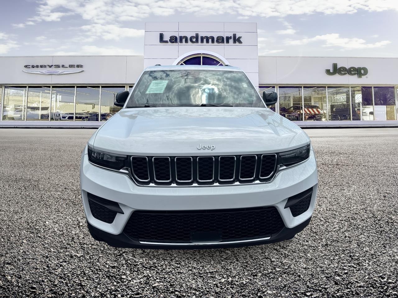 Used 2024 Jeep Grand Cherokee Laredo SUVs