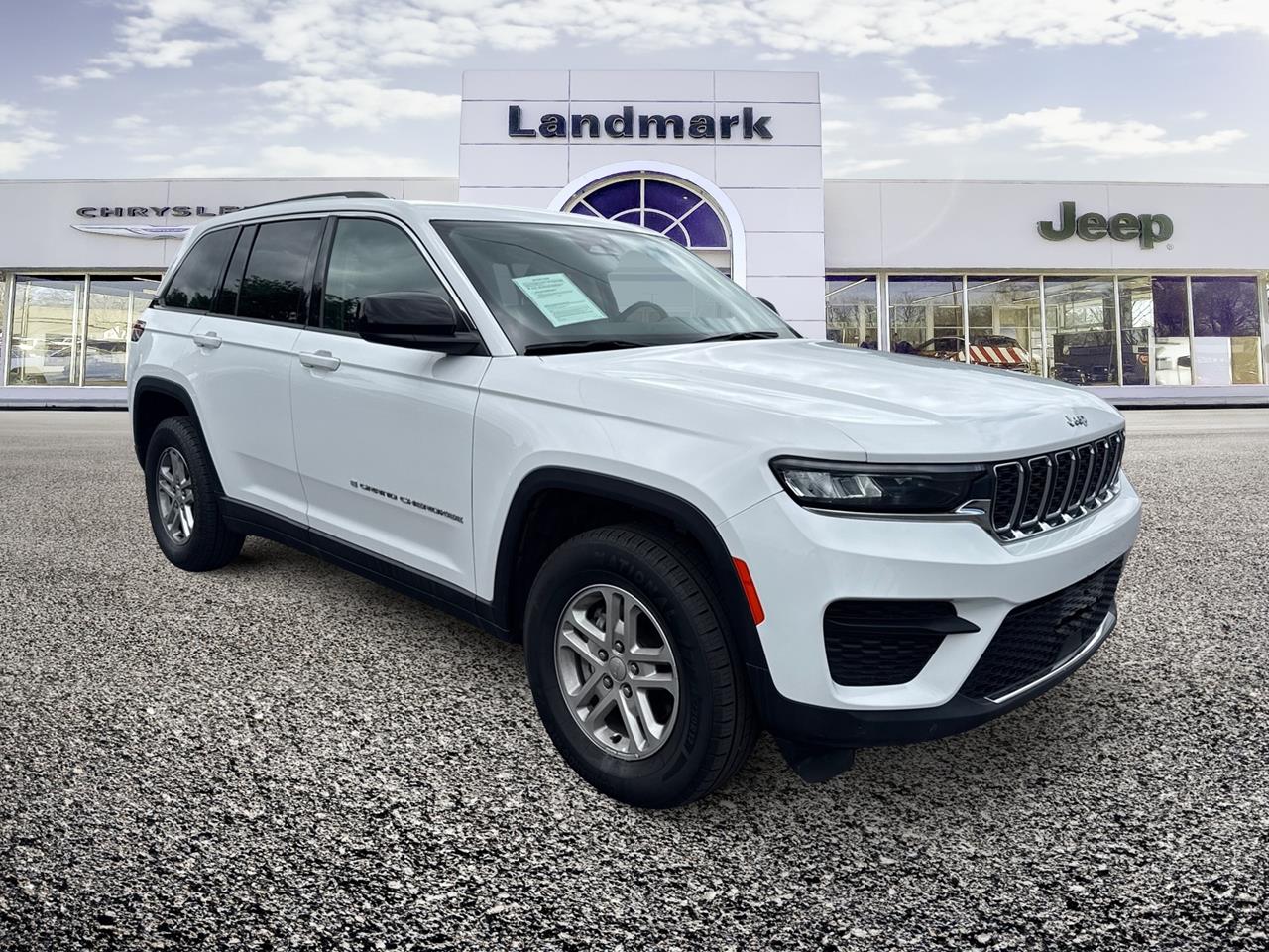 Used 2024 Jeep Grand Cherokee Laredo SUVs