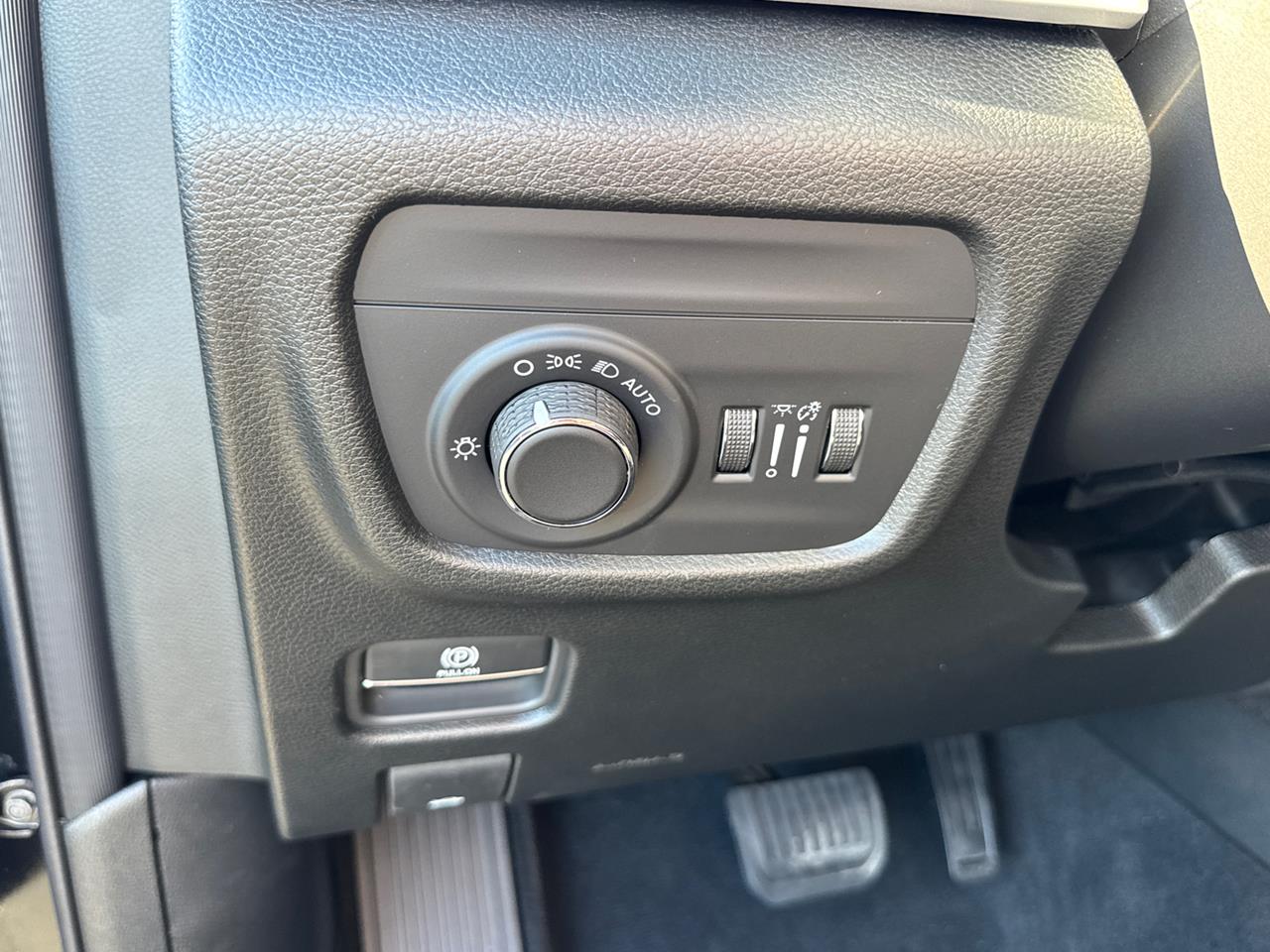 2027 Jeep Grand Cherokee L
