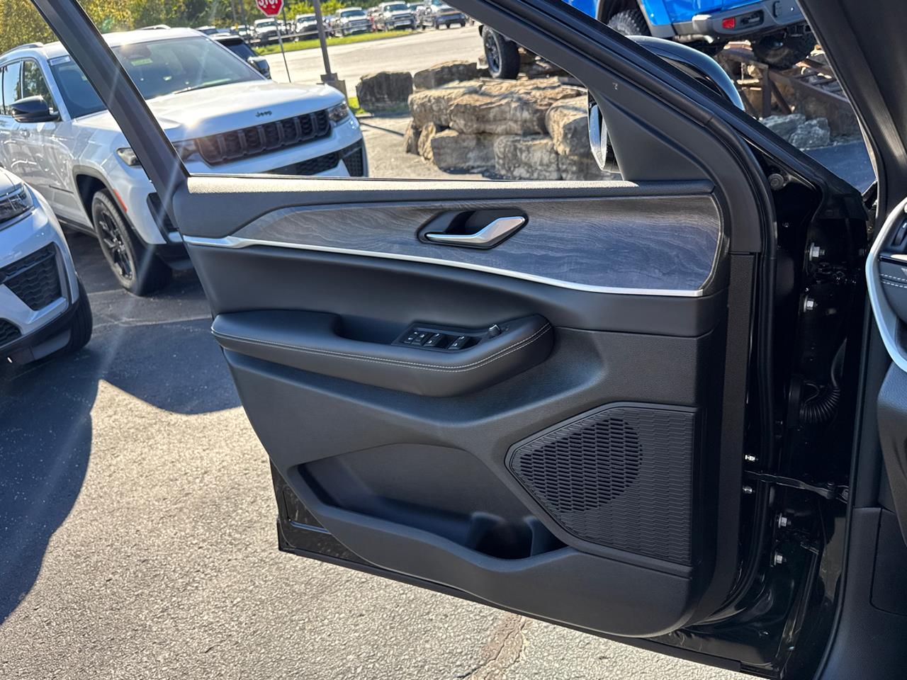 2027 Jeep Grand Cherokee L