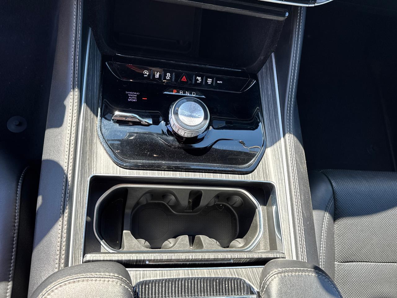 2024 Wagoneer L Wagoneer L