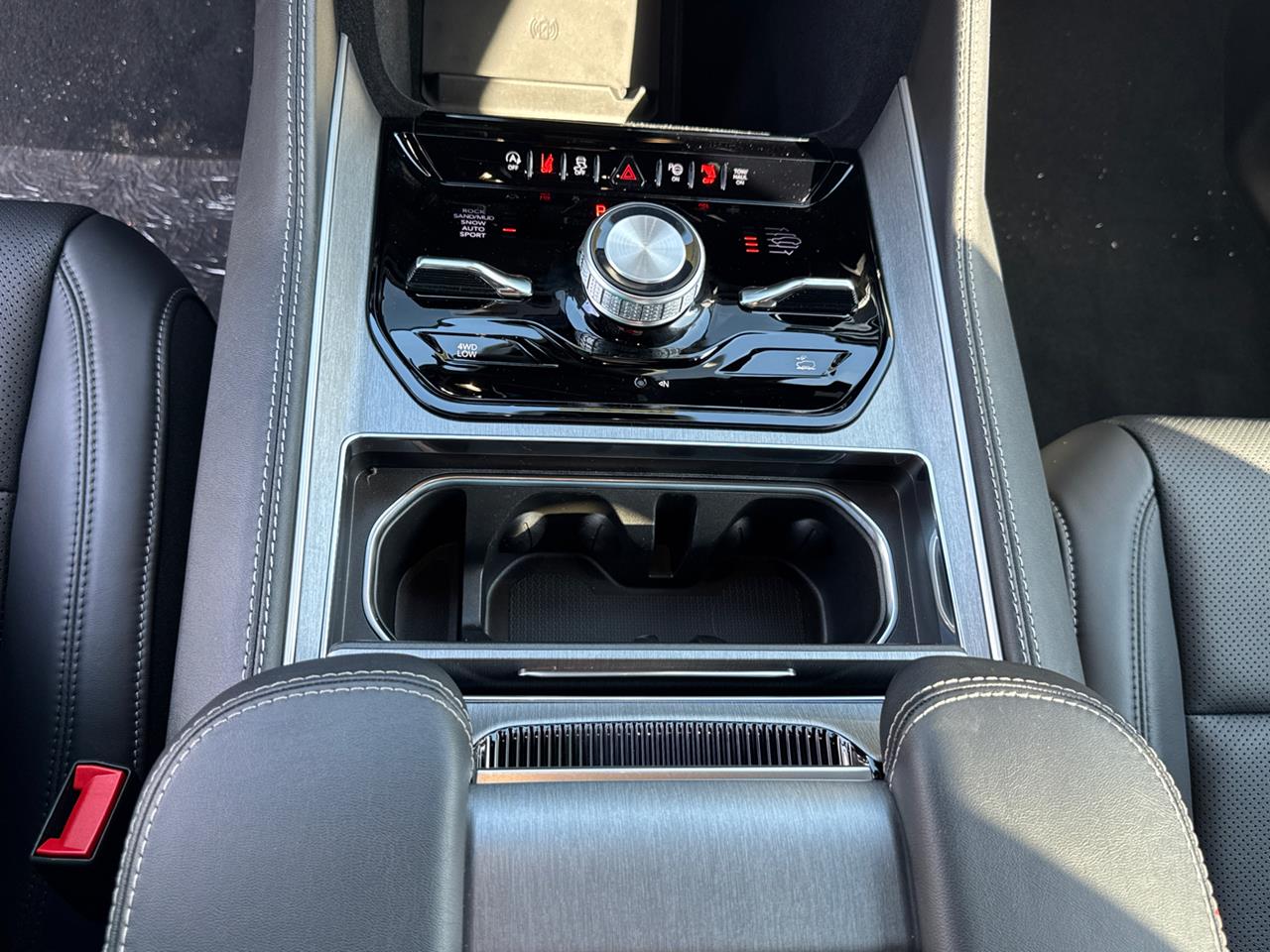 2025 Wagoneer Wagoneer