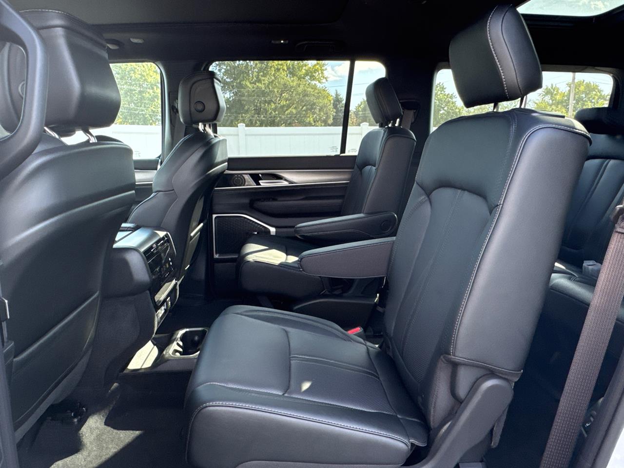 2025 Wagoneer Wagoneer