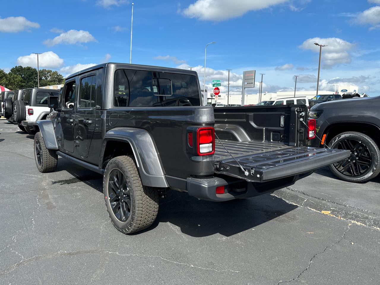 2024 Jeep Gladiator