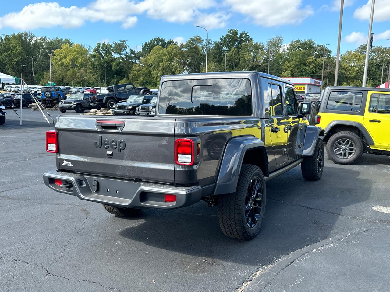 2024 Jeep Gladiator