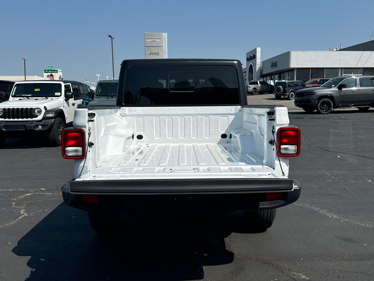 2024 Jeep Gladiator