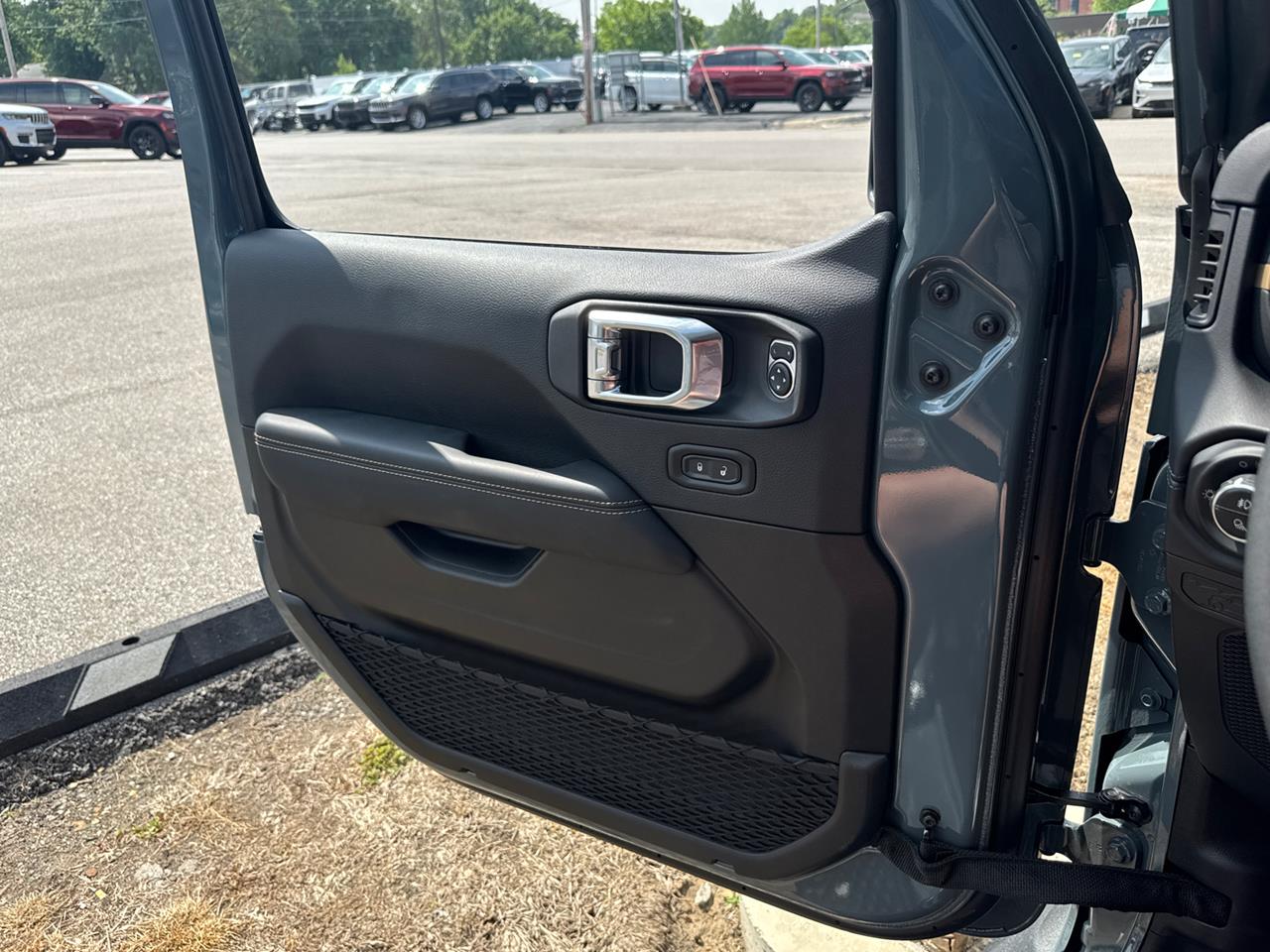 2025 Jeep Gladiator