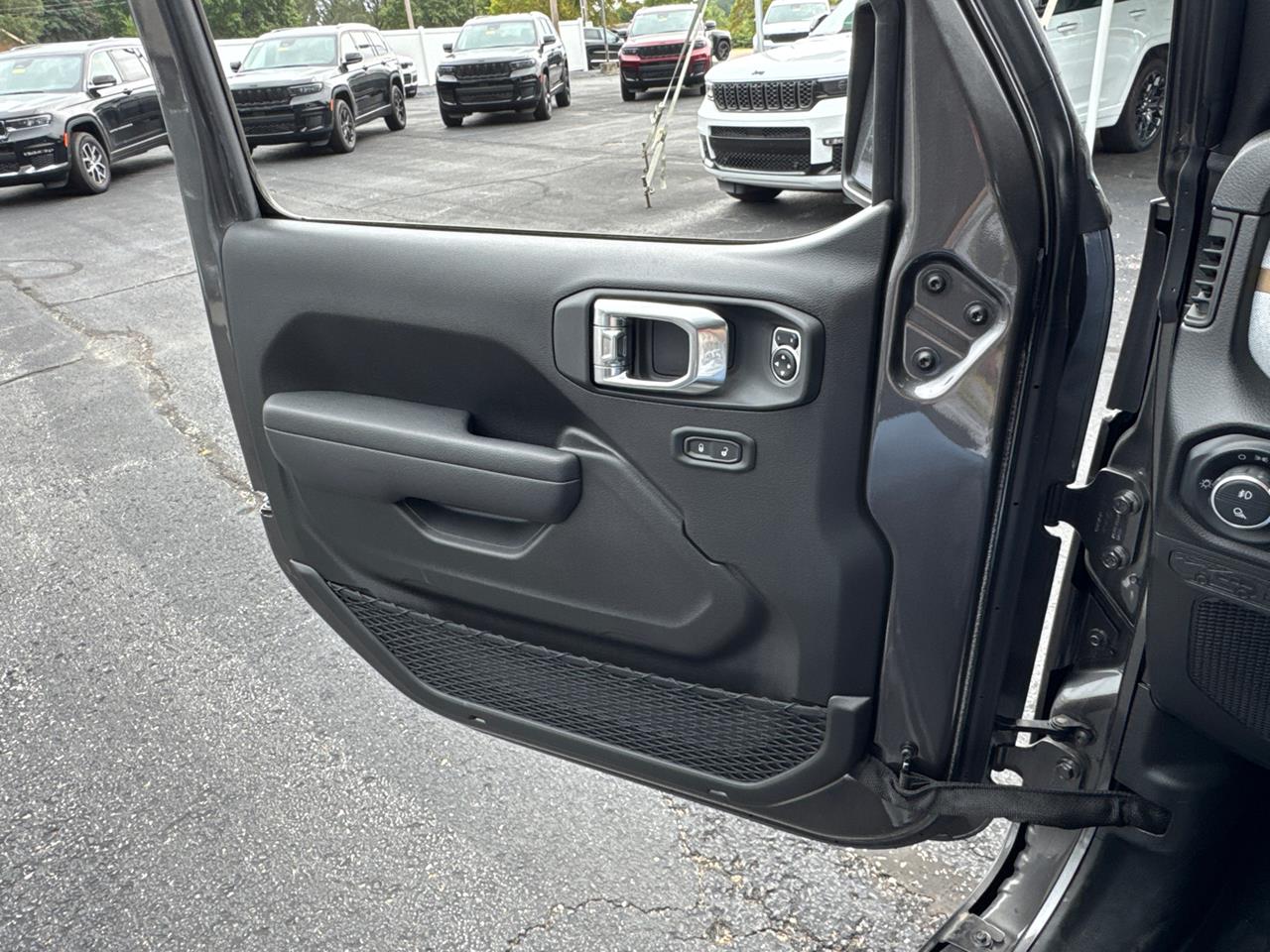 2025 Jeep Gladiator