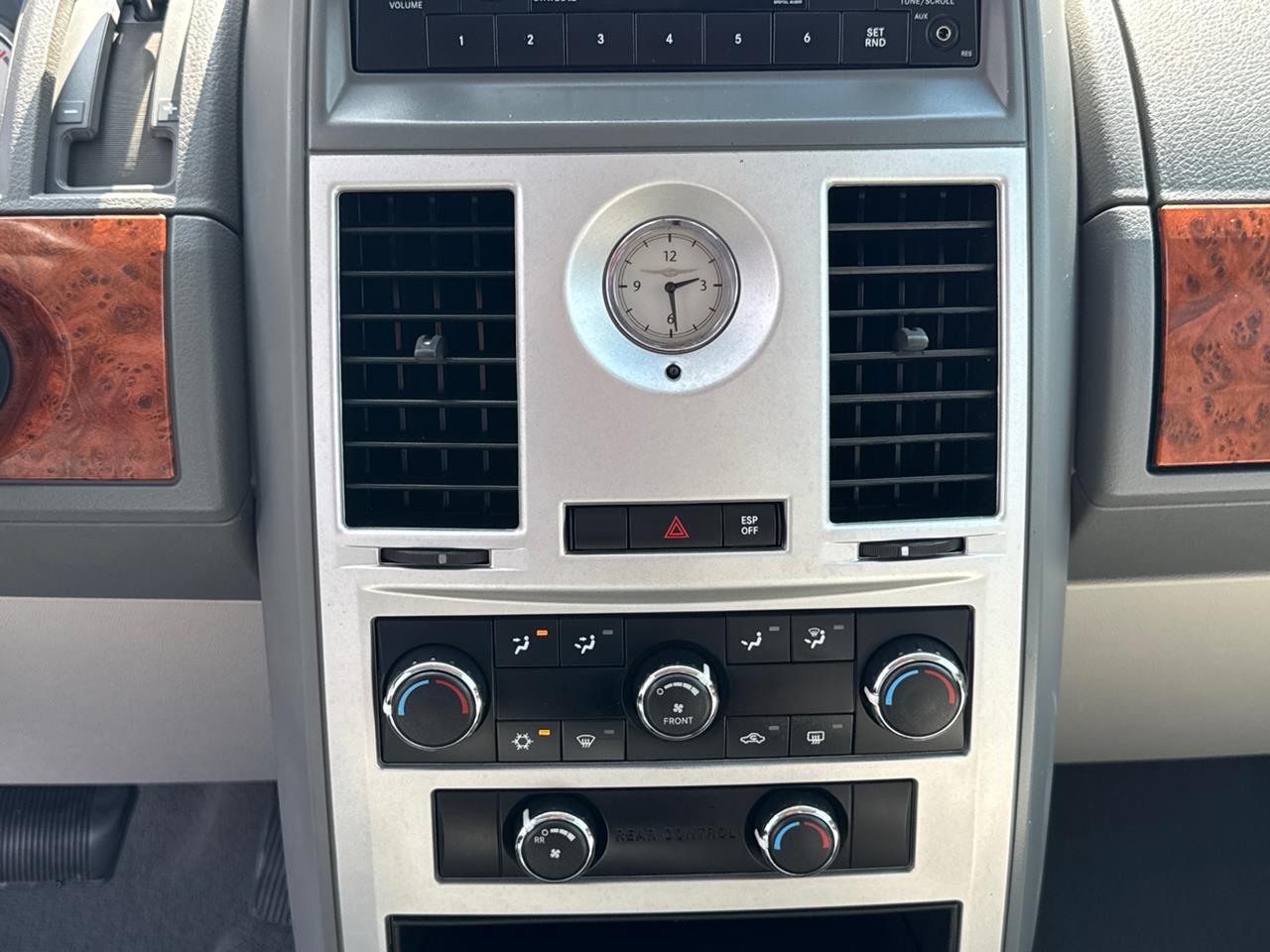 2009 Chrysler Town and Country