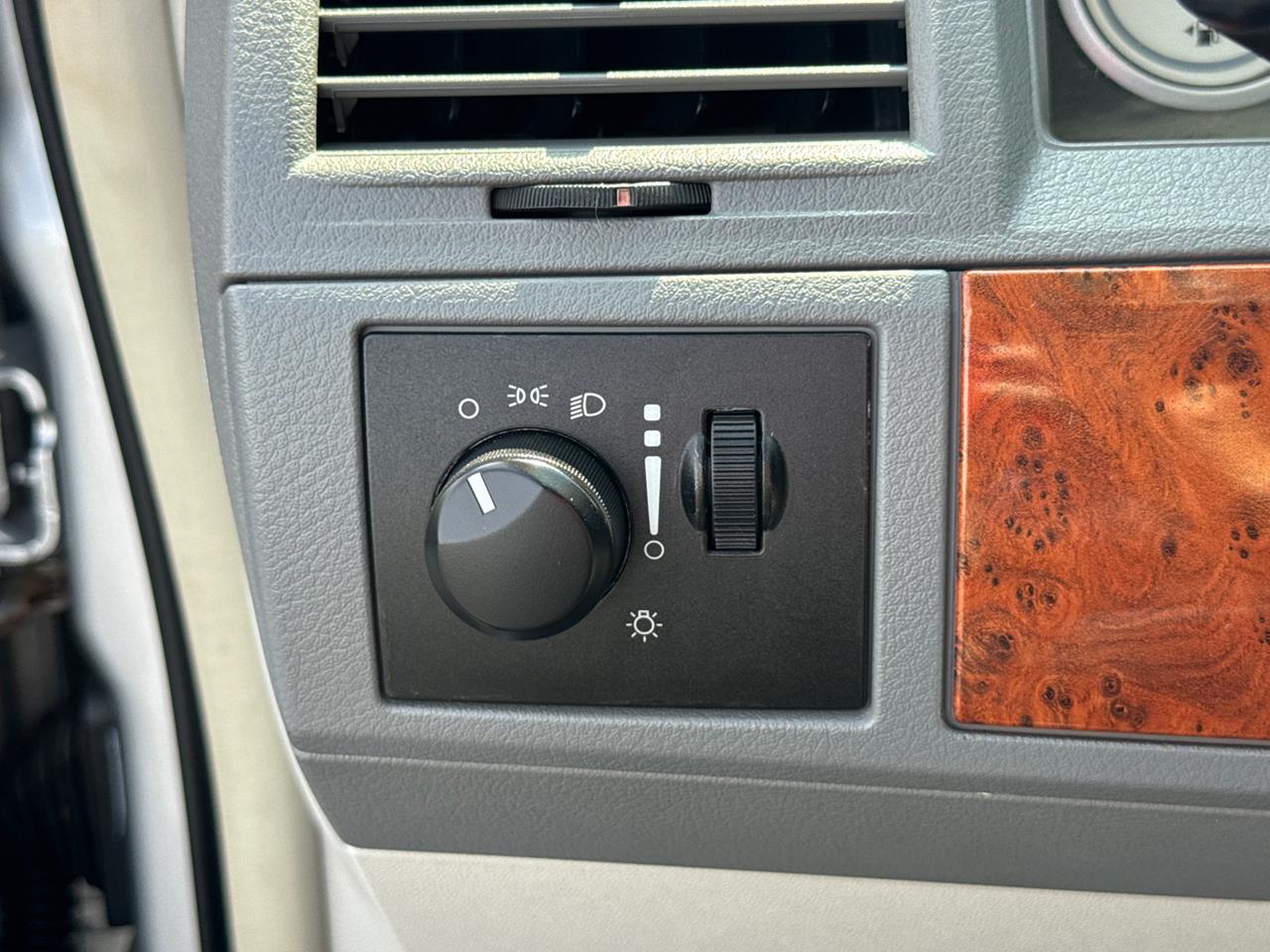 2009 Chrysler Town and Country