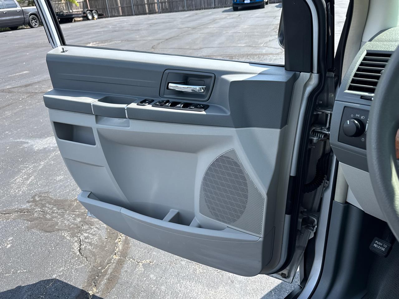 2009 Chrysler Town and Country