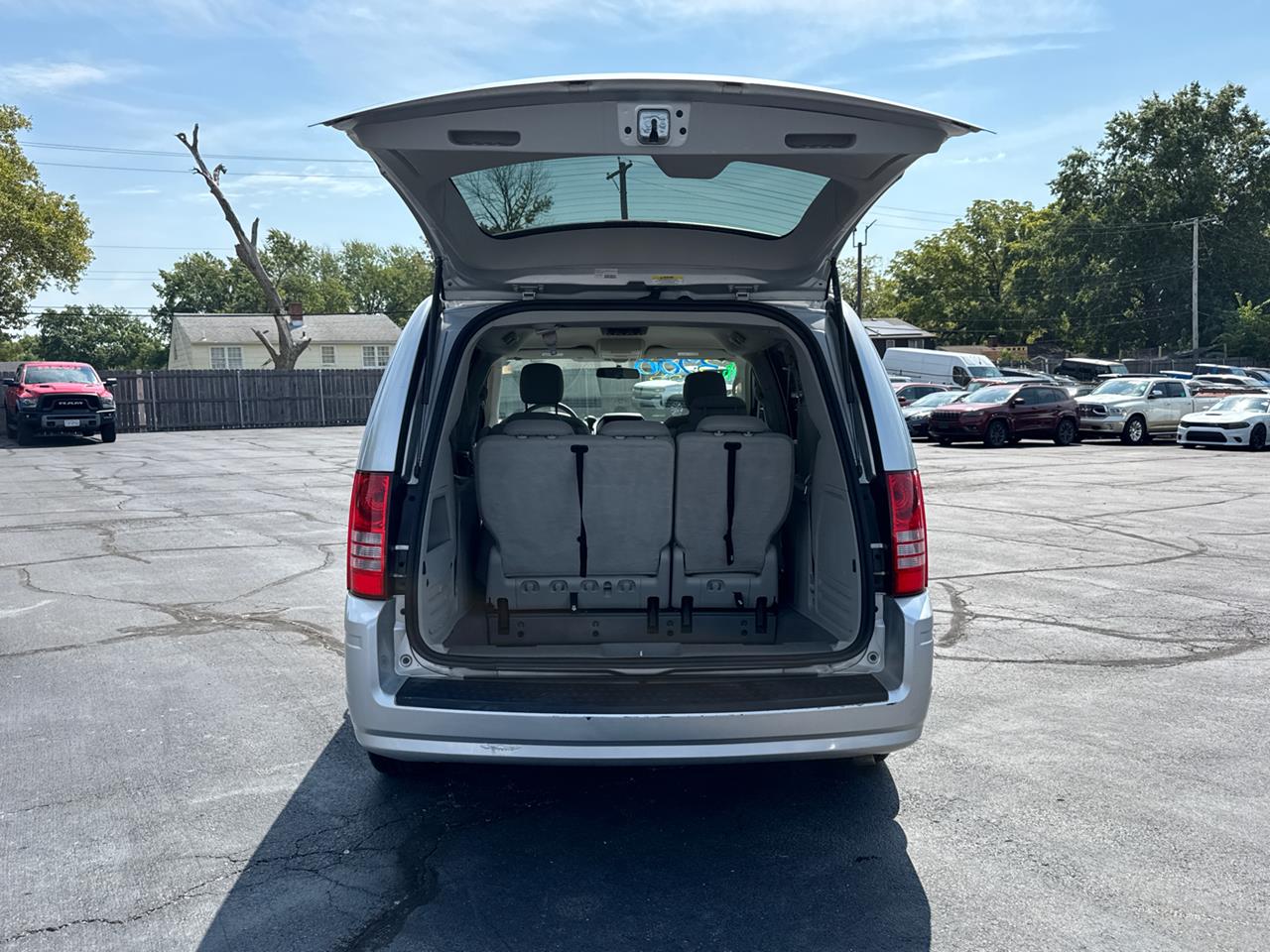 2009 Chrysler Town and Country